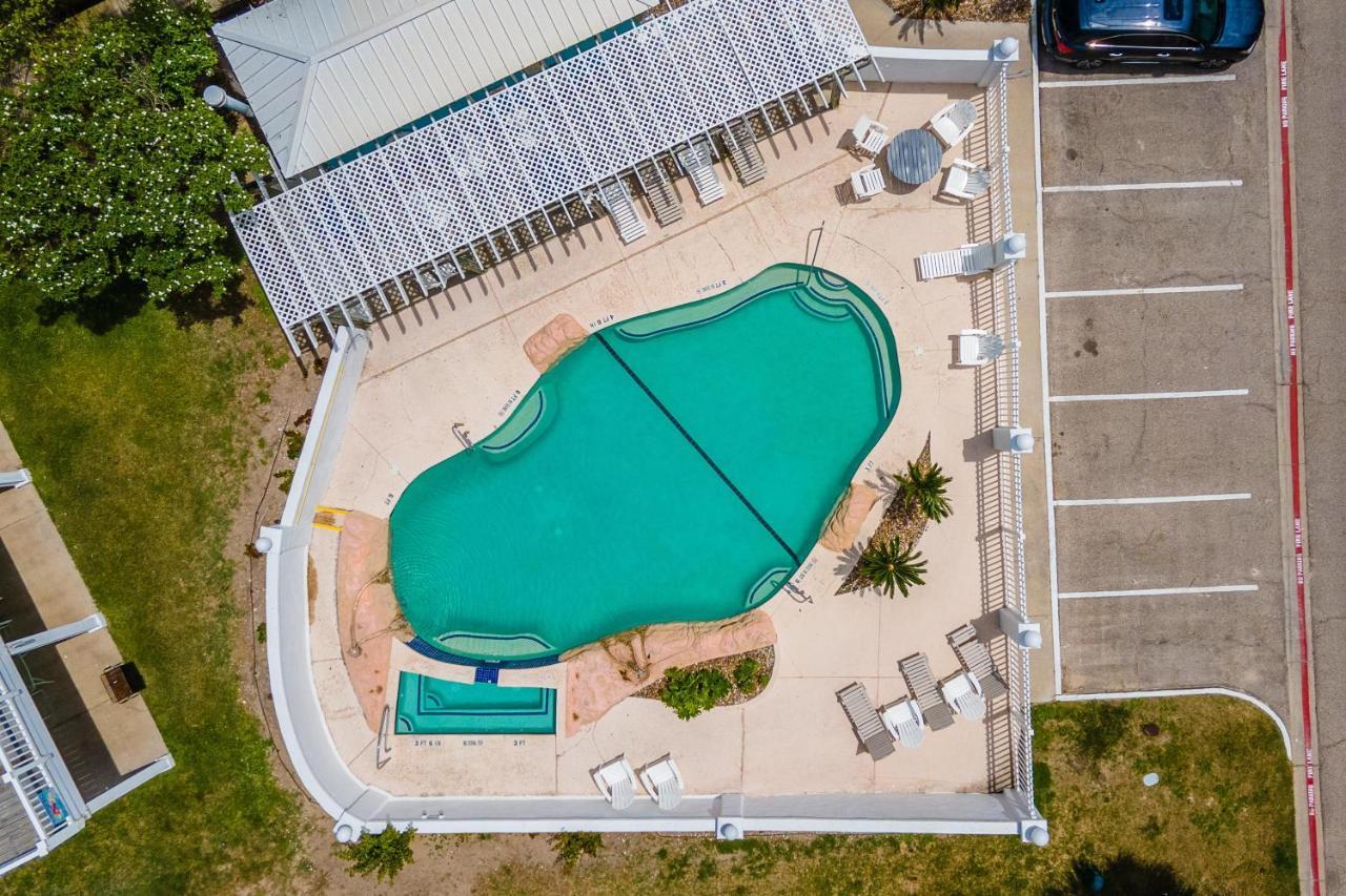 Tan Lines And Fine Wines Villa Port Aransas Exterior photo